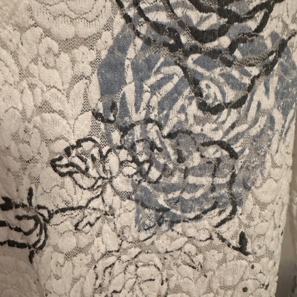 T Party Lace Top - Picture 6 of 7